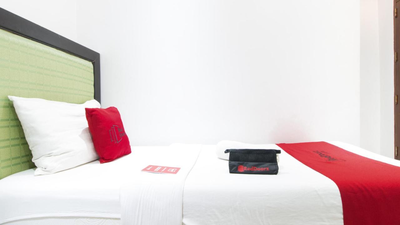 Reddoorz @ Real Fatima Tacloban Hotell Anibong Exteriör bild