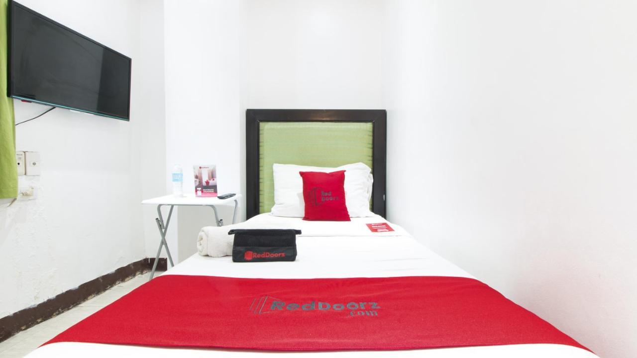 Reddoorz @ Real Fatima Tacloban Hotell Anibong Exteriör bild