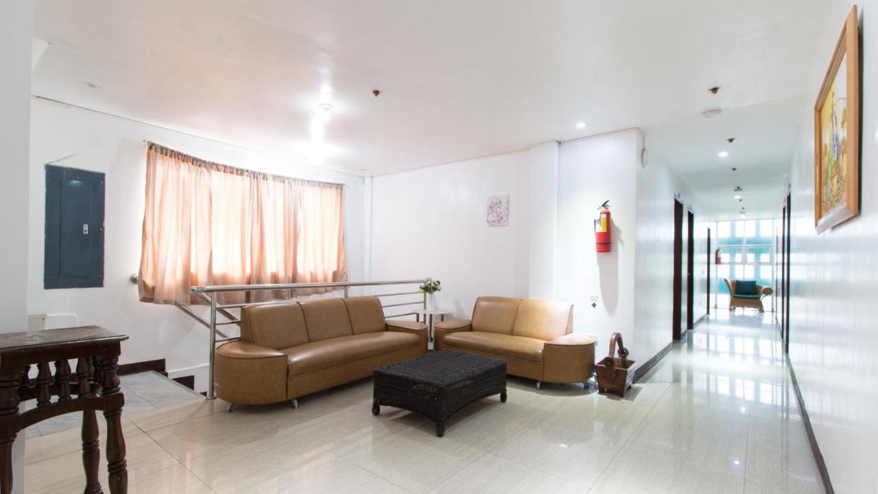 Reddoorz @ Real Fatima Tacloban Hotell Anibong Exteriör bild